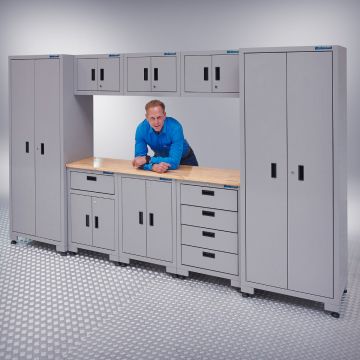 Werkplaatsinrichting met twee werkplaatskasten en bovenkast