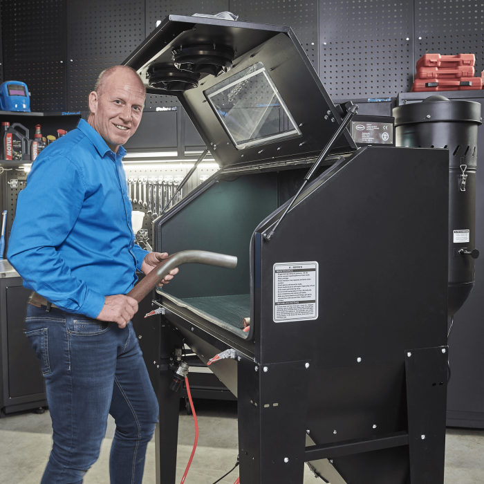 Straalcabine met voordeur en afzuiging - 420 liter-19