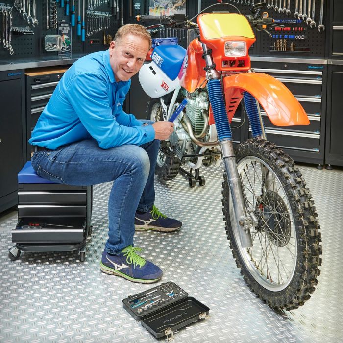 Paddockstand universeel zwart + kettingspray-3