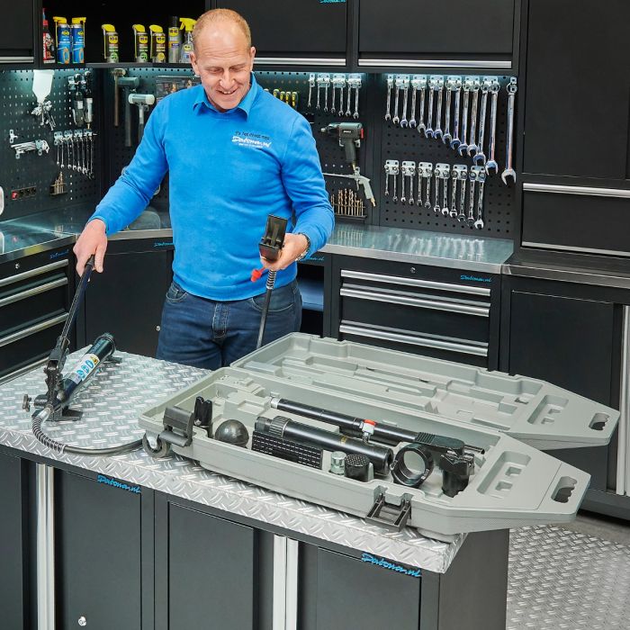 Hydraulische uitdeukset en trekpers-11
