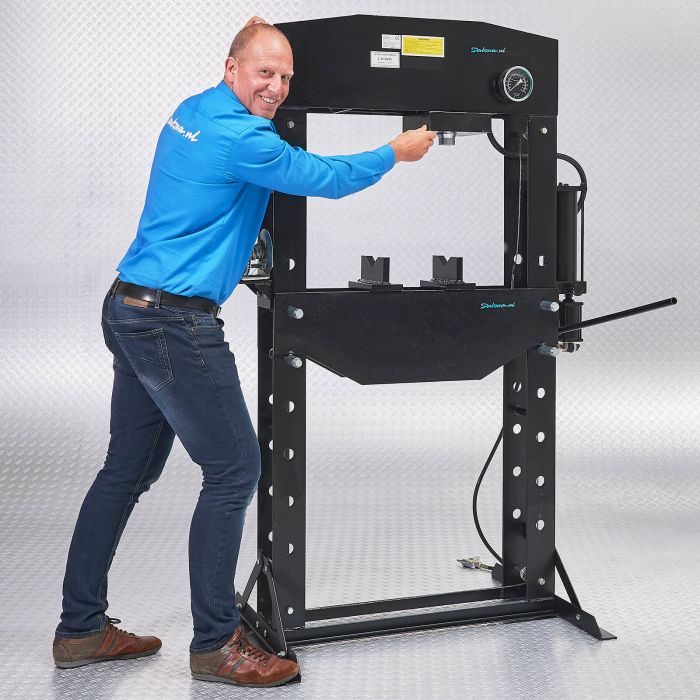 Werkplaatspers 50 ton hydropneumatisch-10