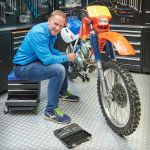Paddockstand universeel zwart + kettingspray-3-thumb